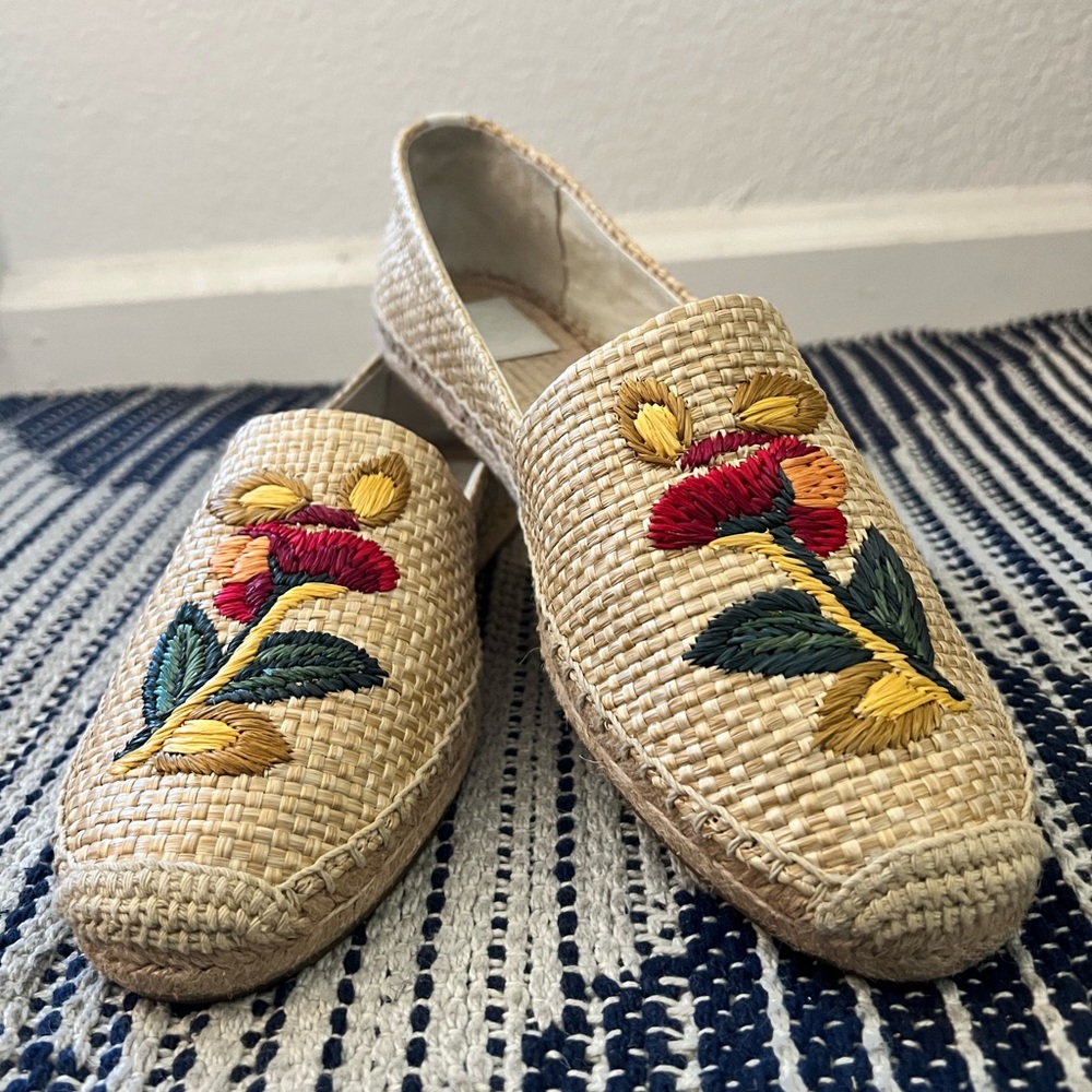NWOB Tory Burch Flat Raffia Embroidered Espadrilles Fruit Basket
